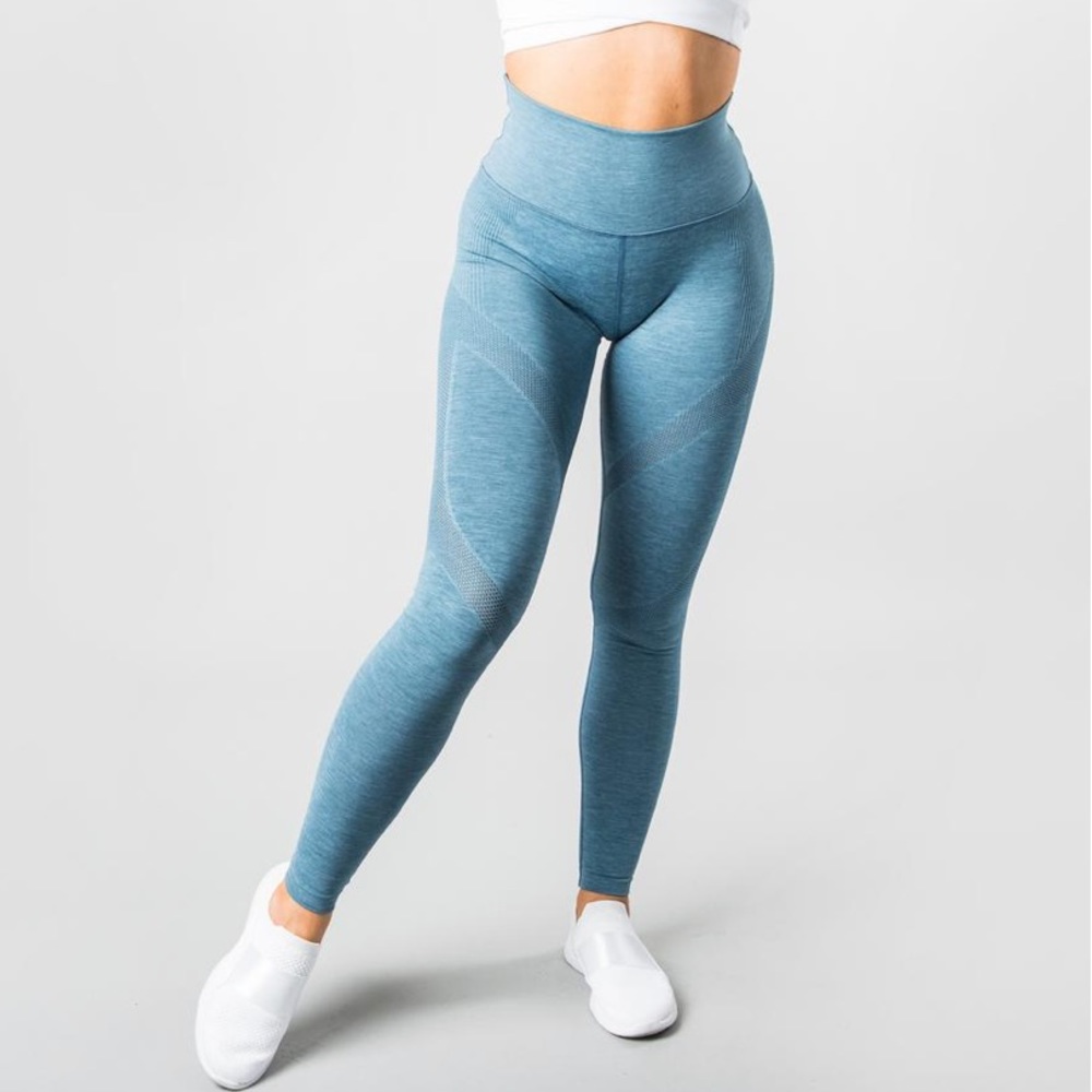 Alphalete aero leggings